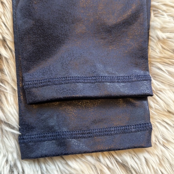 Aerie Shiny Navy Blue Crossover Leggings - Picture 9 of 10